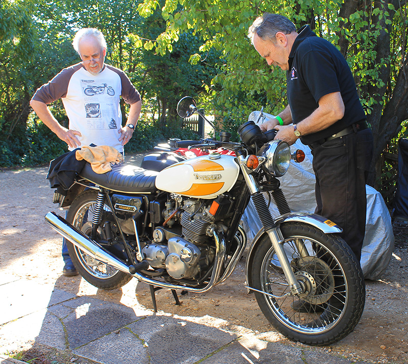 Triumph T160